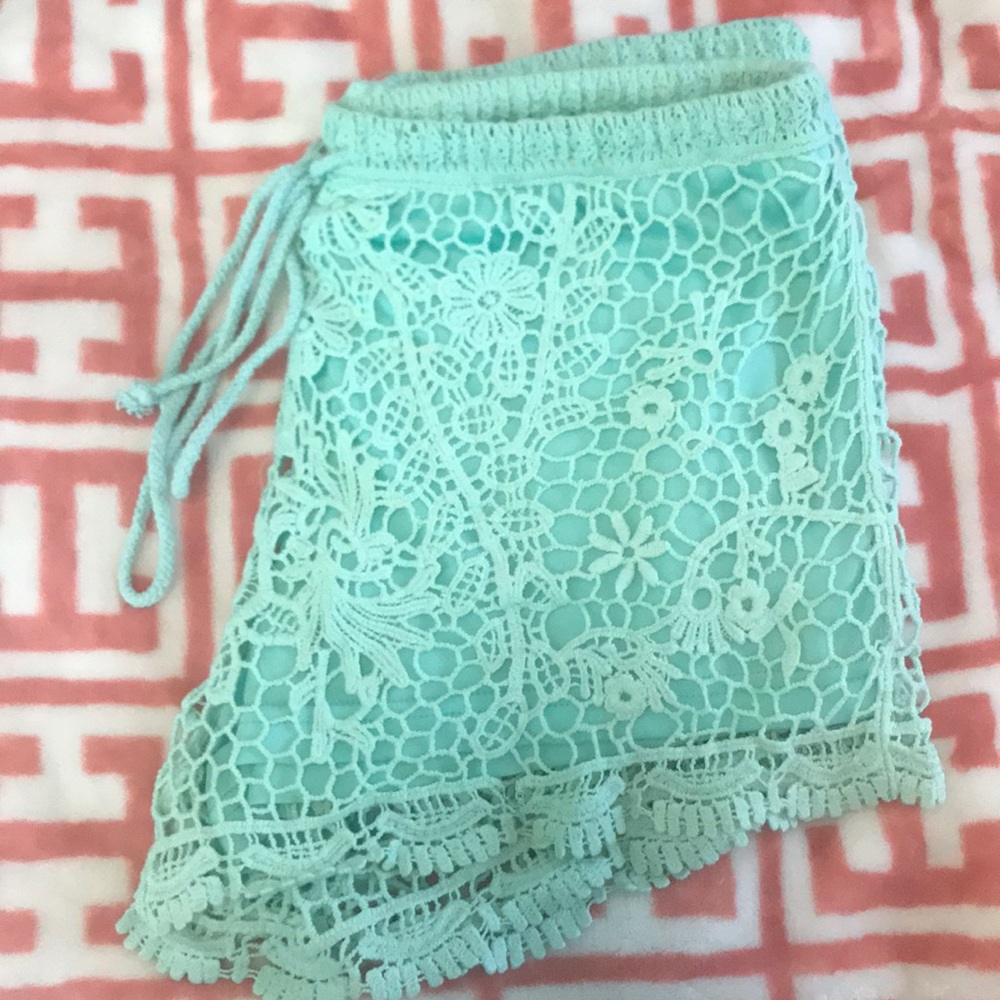 Mint shorts - Picture 2 of 4